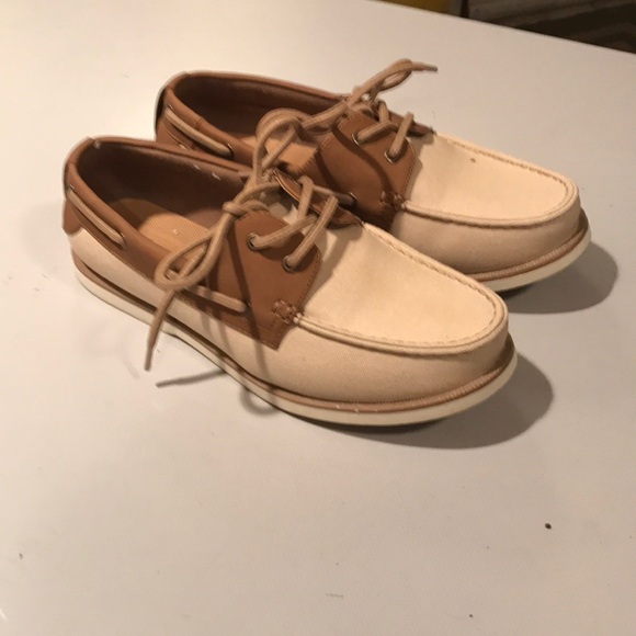 gap boat shoes